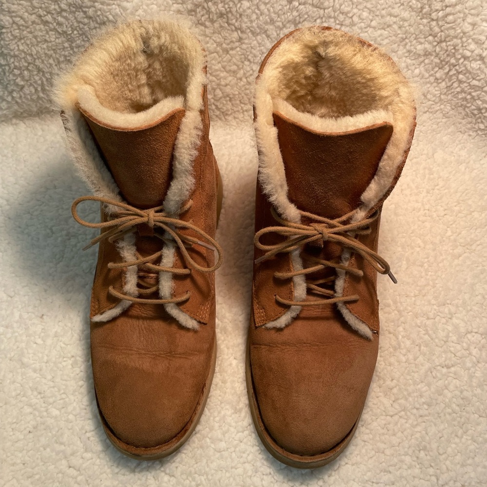 UGG Women’s Lace up Boot